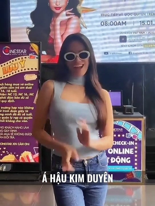 Lotus Walk của Hoa hậu Ngọc Châu gây bão mạng xã hội