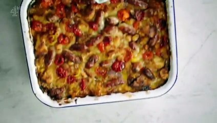 Jamie's Quick and Easy Food - Se2 - Ep01 - Sausage Bake $$ Pastry Pesto Chicken HD Watch