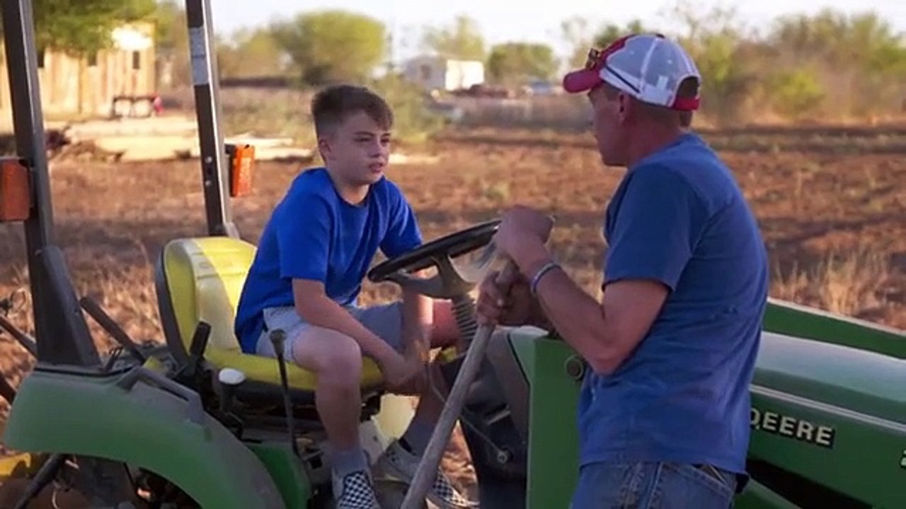 Pig Royalty - Se1 - Ep04 - Tyler Meets His Hero HD Watch