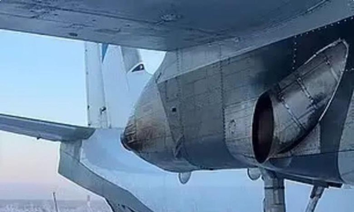 لحظات رعب عاشها ركاب طائرة بعدما انفتح الباب فج...