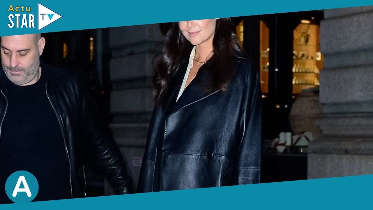 Katie Holmes canon avec son look oversize : l'actrice de retour sous les feux des projecteurs !
