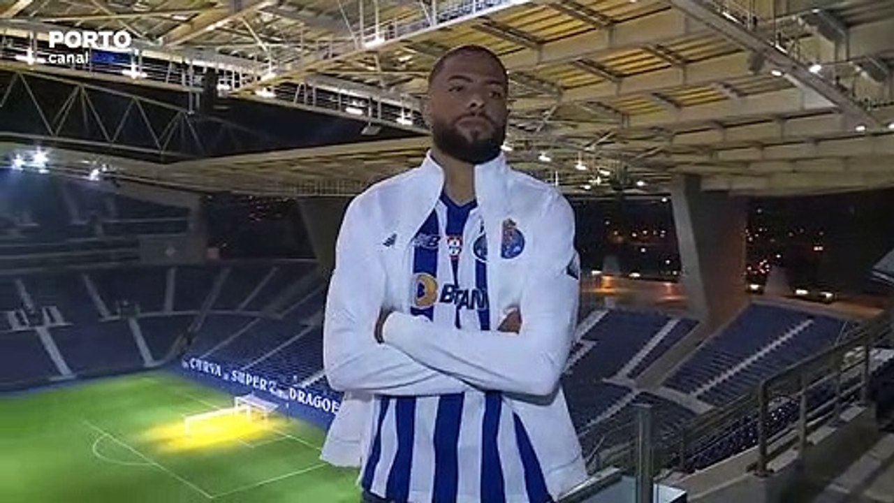 FC Porto B: João Marcelo renova até 2027
