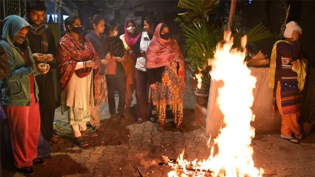 Lohri 2023: लोहड़ी की संपूर्ण पूजा विधि | Lohri Puja Vidhi | Boldsky *Religious