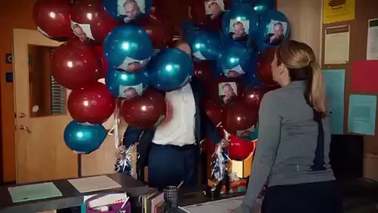 Mr. D - Se8 - Ep08 - Parting Gift HD Watch