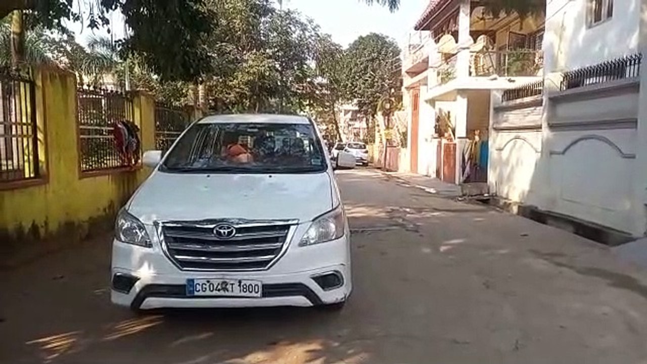 आईएएस, कारोबारियों व  नेताओं के ठिकानों पर छापेमारी