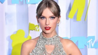 Taylor Swift Performs “Anti-Hero” Live at 1975 Concert