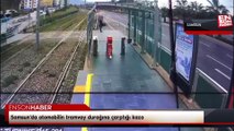 Samsun'da otomobilin tramvay durağına çarptığı kaza