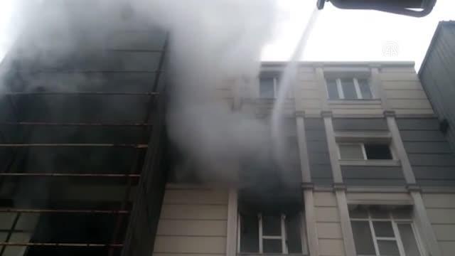 Mobilya fabrikasında çıkan yangın söndürüldü