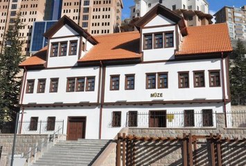 SATALA ANTİK KENTİ'NDEKİ 5 BİN 500 YILLIK ESERLER SERGİLENMEYE BAŞLANDI