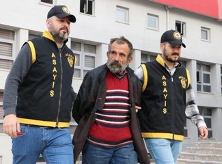 ISINMAK İÇİN KARTONLARI TUTUŞTURDU; SIÇRAYAN ALEVLE HALK PAZARININ DEPOSU YANDI