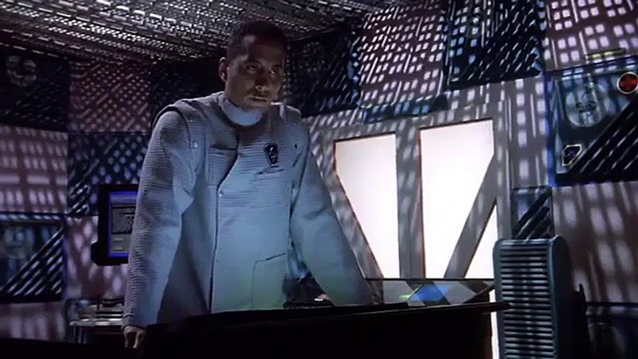 Babylon 5 - Se2 - Ep13 - Hunter, Prey HD Watch