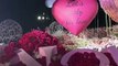 Bạn gái tốt nghiệp, soái ca dùng 1 triệu bông hồng để cầu hôn: Lãng mạn tựa chuyện cổ tích