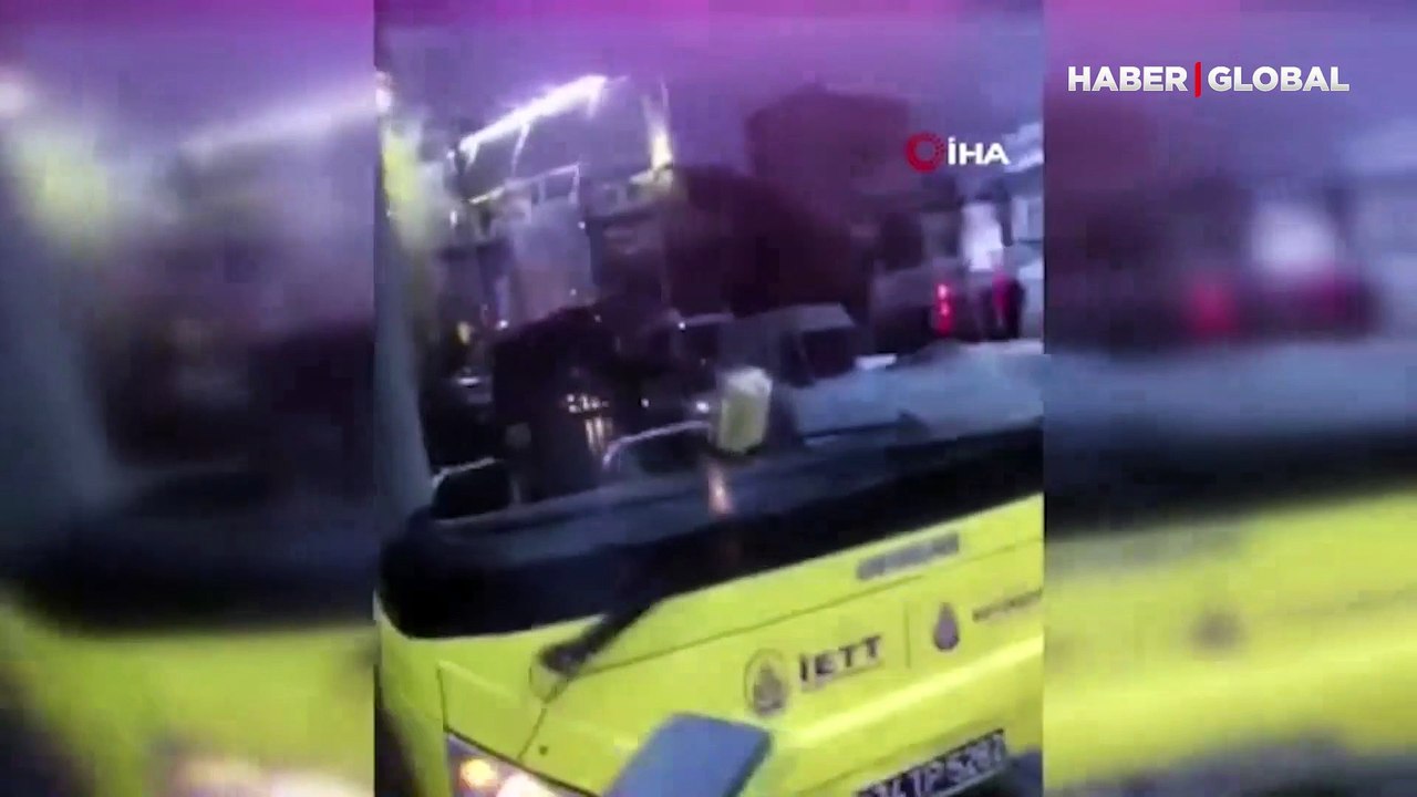 Arnavutköy'de İETT şoförüne sinirlenen genç, otobüsün camını tekme atarak kırdı
