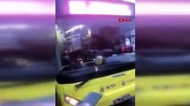 İETT otobüsünün camını tekme atarak kırdı