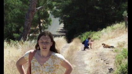 Eine Frau im Meer Trailer OV