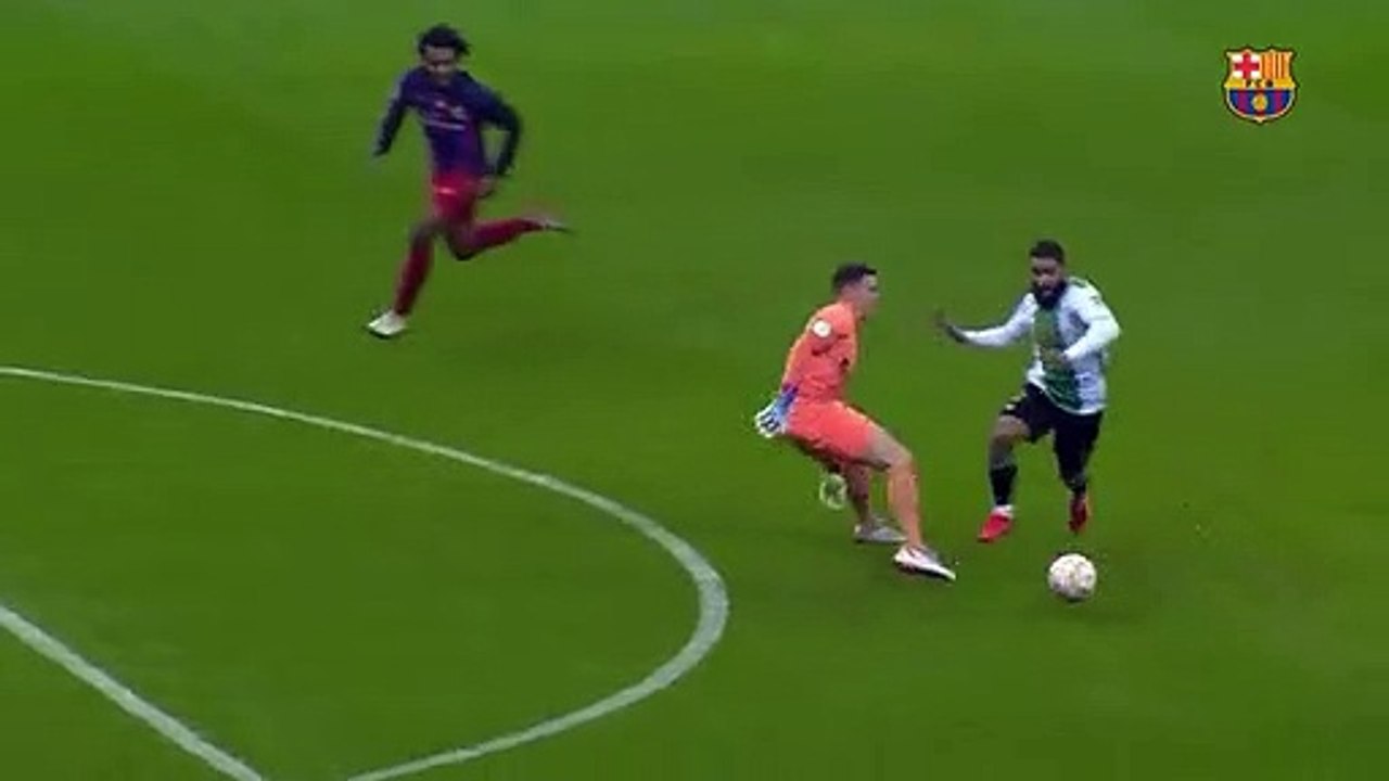 Ronald Araujo salva una diana de Fekir contra el Barça en la Supercopa / FCB