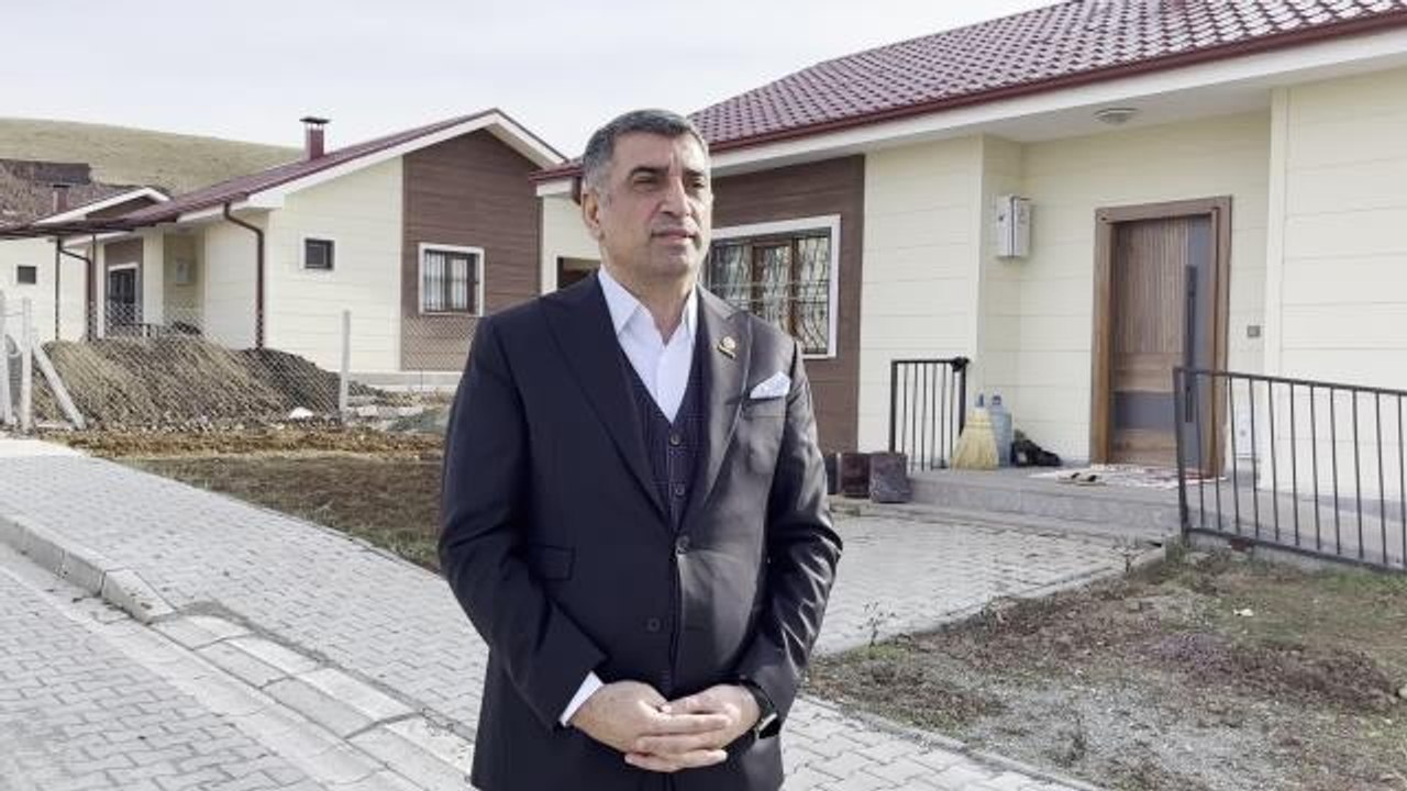 Gürsel Erol, Afet Sonrası Yapılan Köy Evlerini Karşılaştırdı: "Devlet, Elazığ ile Manavgat Arasında Adil Davranmamıştır"