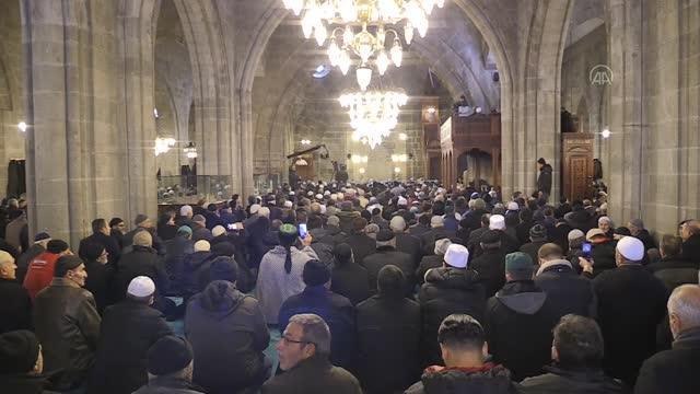 Asırlık geleneği 1001 Hatim in duası yapıldı