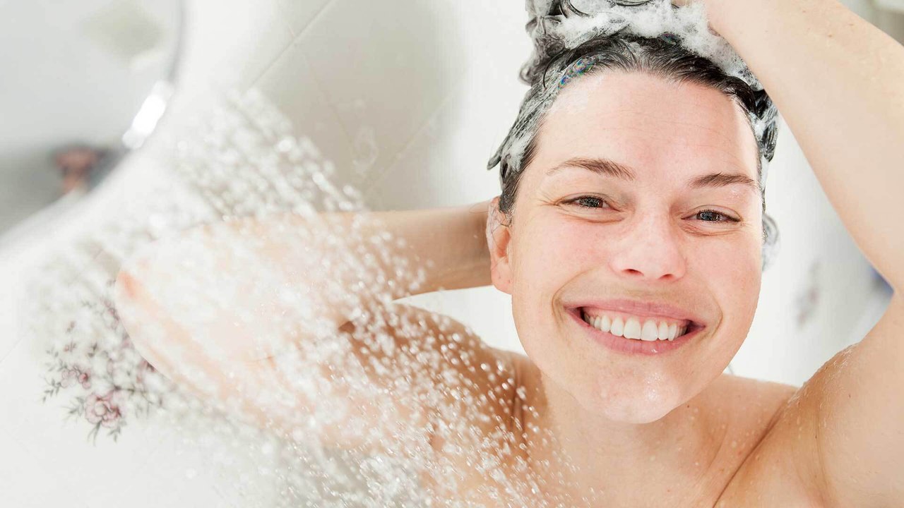 Haut spannt nach dem Duschen: Das sind die typischen Beauty-Fehler
