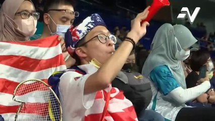Wartawan Nadi Arena, Syifa Nasir berkongsi cerita dengan antara penyokong fanatik badminton negara, Darence Tan
