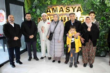 Görme engelli emekli imamın umre hayalini meslektaşları gerçekleştirdi