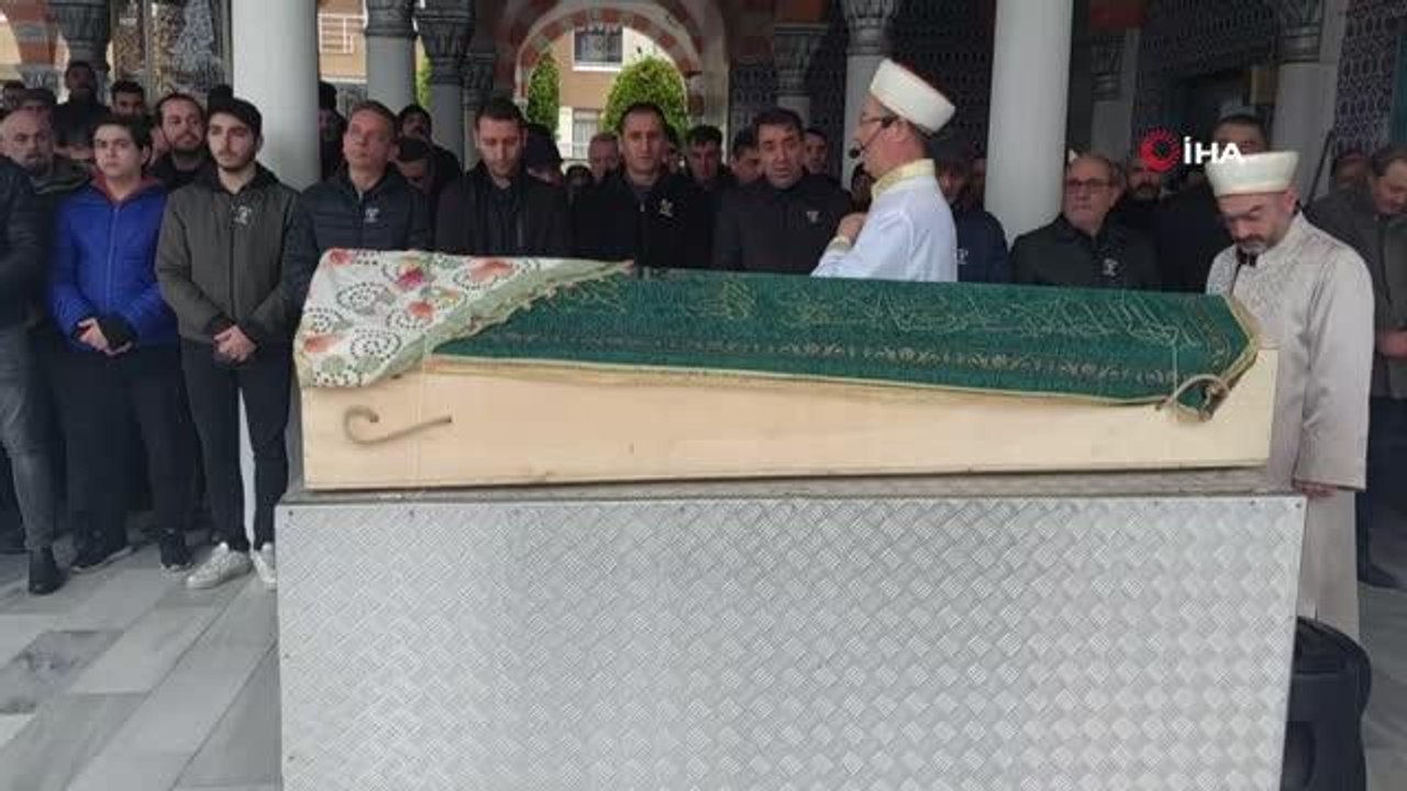 Evinde ölü bulunan Tıbbi Mikrobiyoloji Uzmanı Kadın doktor toprağa verildi