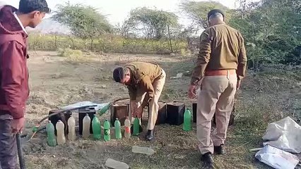 पुलिस ने एक हजार लीटर वॉश नष्ट की