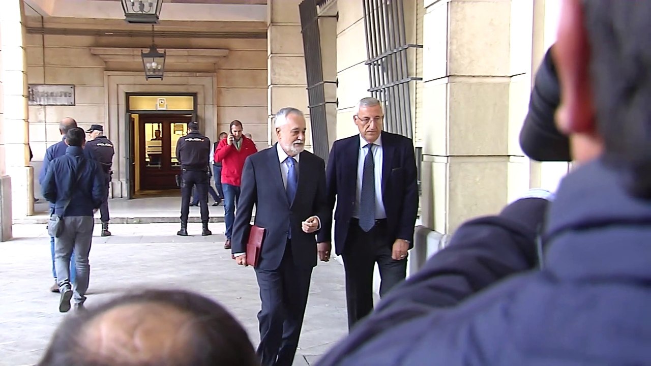 Aplazada la decisión sobre el ingreso en prisión de Griñán hasta concluir su radioterapia