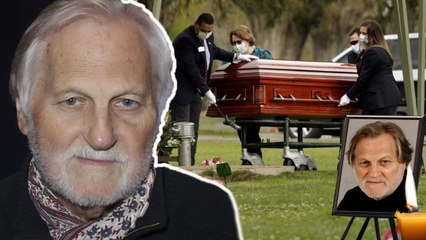  Jean-Jacques Debout A Été Inhumé À 10h30 Devant Le Chagrin De Sa Famille Et De Ses Fans.