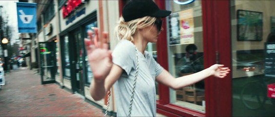 Bajo la misma piel - Tráiler español