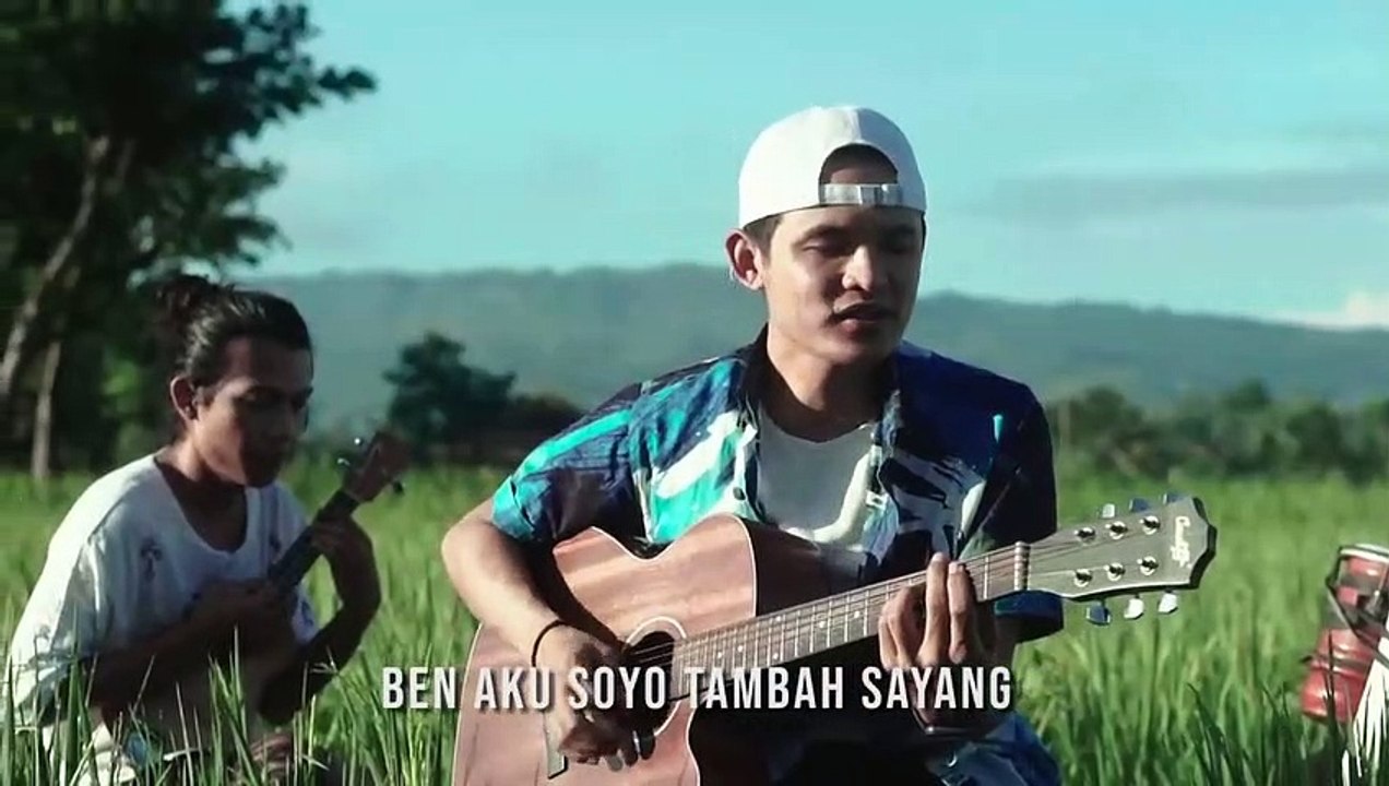 EVAN LOSS - FULL SENYUM SAYANG (OFFICIAL MUSIC VIDEO)