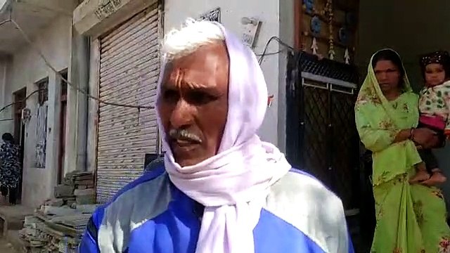 मामूली बात पर भिड़े पड़़ोसी, एक पक्ष ने दूसरे के घर की तोडफ़ोड़, फेंके पत्थर