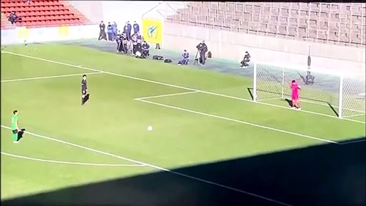 Ce footballeur sait comment mettre la pression au gardien pendant un pénalty