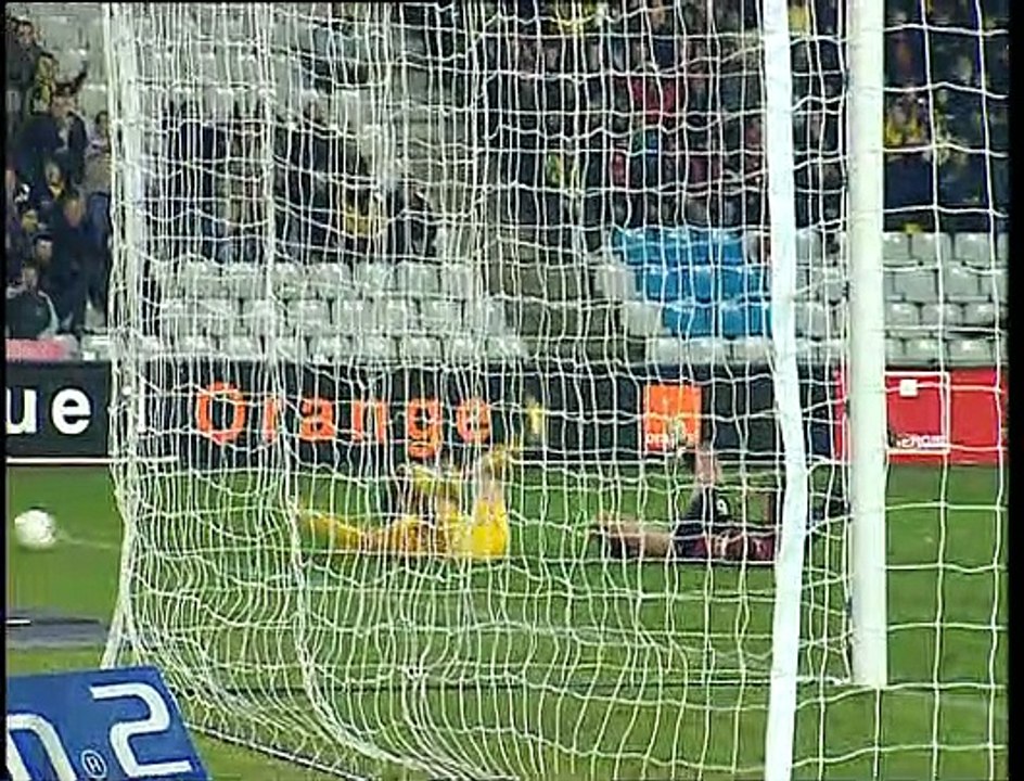 04/01/06 : Simon Pouplin arrête le pénalty de Claudio Keșerü (30') : Nantes-Rennes (0-2)