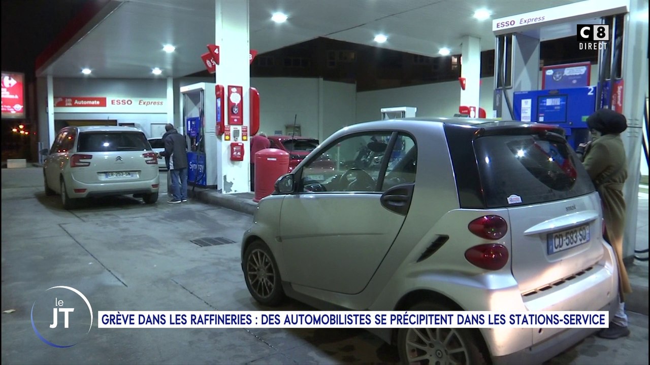 Le journal : Grève dans les raffineries,des automobilistes se précipitent dans les stations services