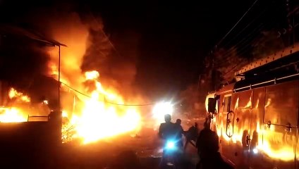 कैसे धूं-धूंकर जल गई दो प्लास्टिक फैक्टरियां