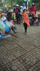 rồi oà lên vì vui sướng