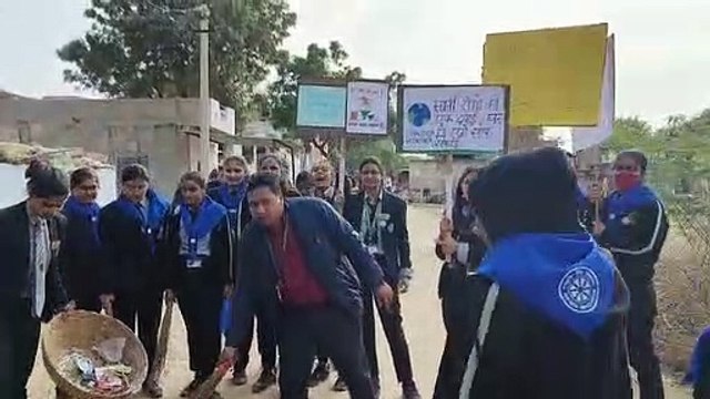 चलाया जनजागरुकता अभियान, की साफ सफाई