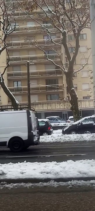 La France Sous la Neige  ☃️  Grenoble & Échirolles #Grenoble #Échirolles #Neige (173)