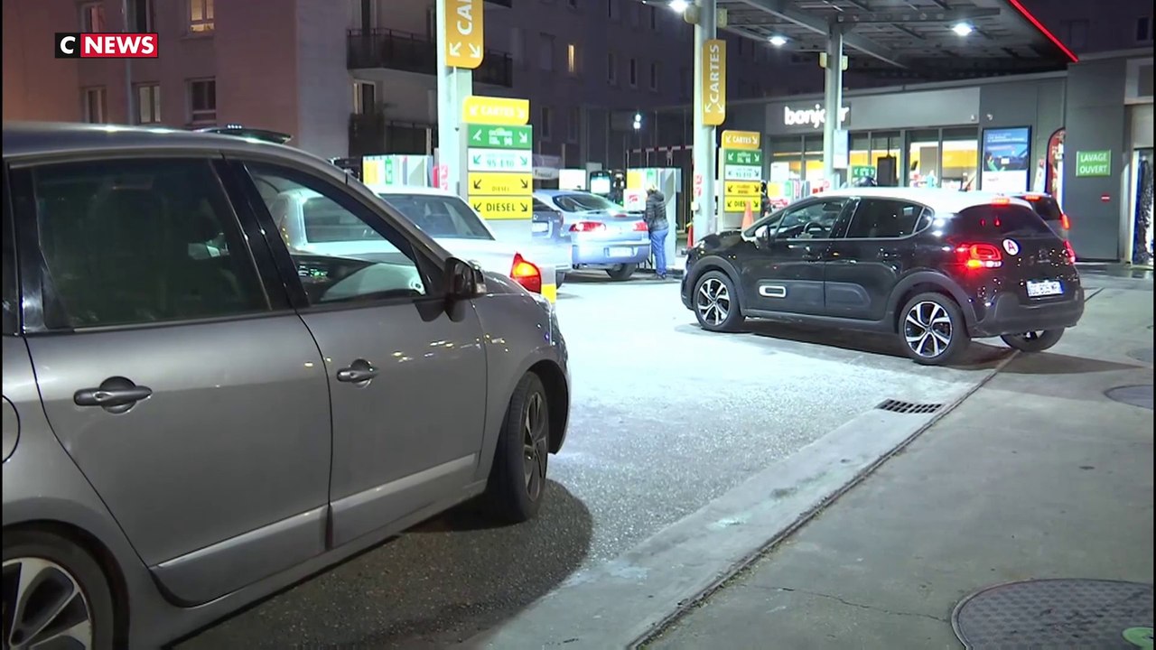 Réforme des retraites : face à une possible pénurie de carburant, les automobilistes anticipent leur plein d’essence