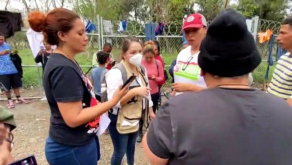 Migrantes buscan en una app una forma de entrar a EEUU