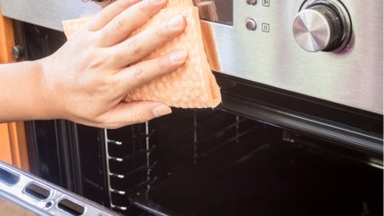 Putzmittel und Energie sparen: Den Backofen richtig reinigen