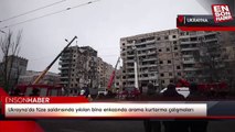 Ukrayna'da füze saldırısında yıkılan bina enkazında arama kurtarma çalışmaları