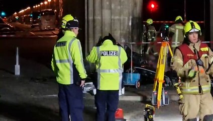 سيارة تصطدم ببوابة براندنبورغ في برلين ومقتل سائقها