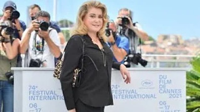 Je n’ai jamais été émue comme ça : Catherine Deneuve de retour à Cannes, prise d'émotion