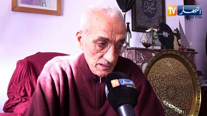 عمي محمد الجوهر.. حرفي يحول النفايات إلى أشكال فنية