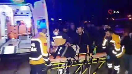 Kontrolden çıkan minibüs su kanalına devrildi: 4 yaralı