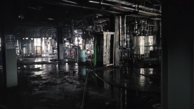 울산 온산읍 화학 공장에서 불...노동자 3명 병원 이송 / YTN