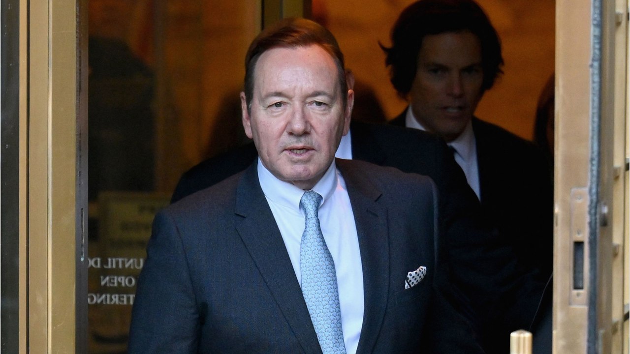 Voici - Kevin Spacey accusé d’agressions sexuelles : l'acteur plaide non coupable