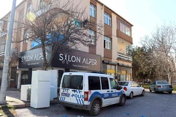 Yataktan düşen yaşlı kadın hayatını kaybetti